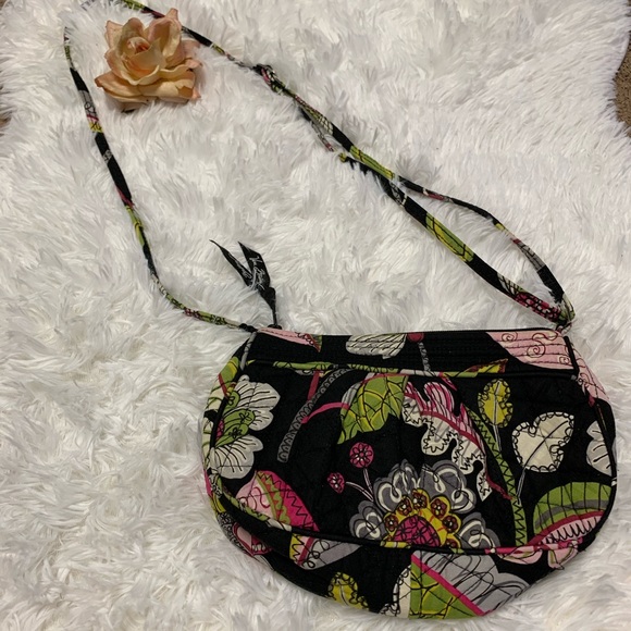 Vera Bradley Handbags - Vera Bradley small crossbody Handbag